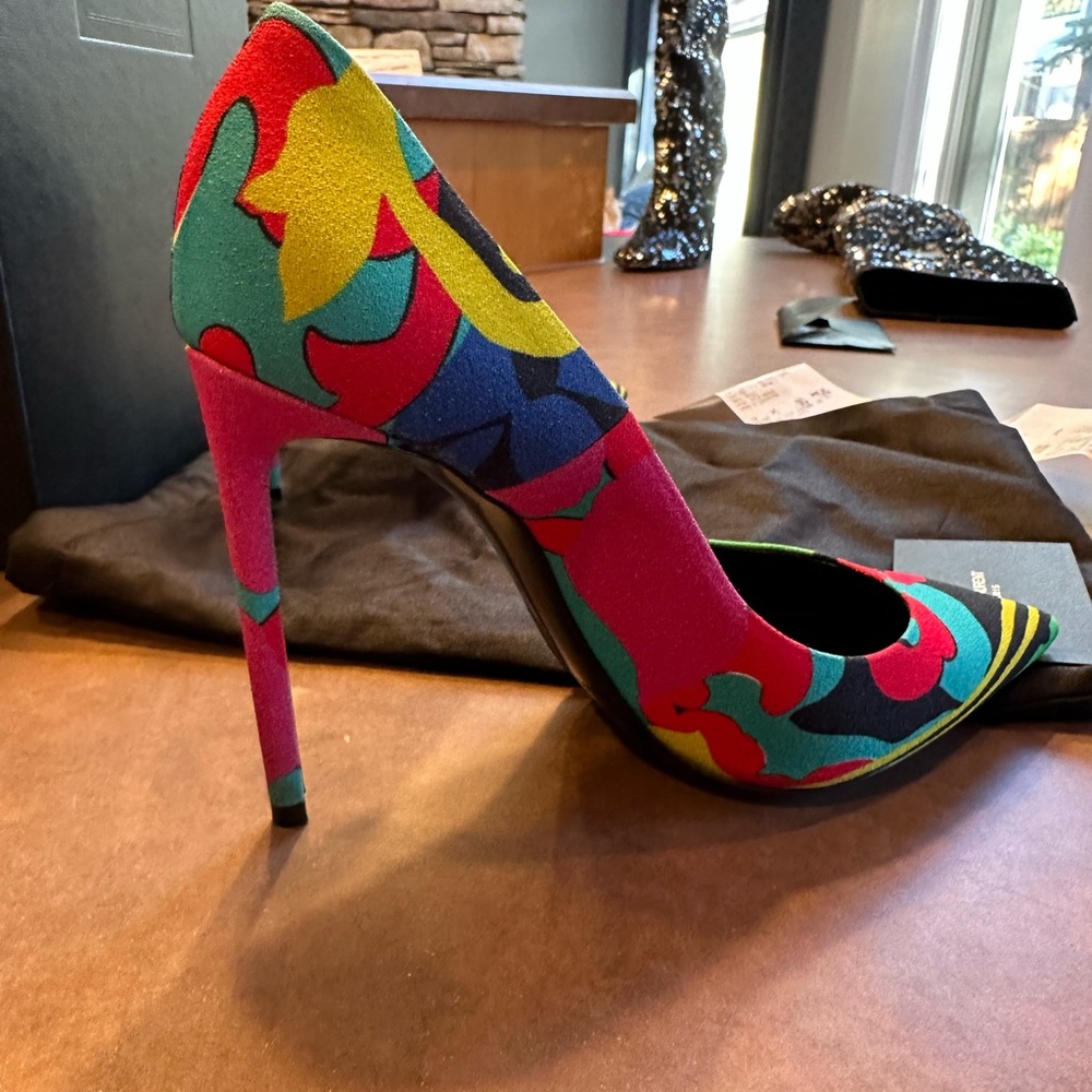 Ysl size 37